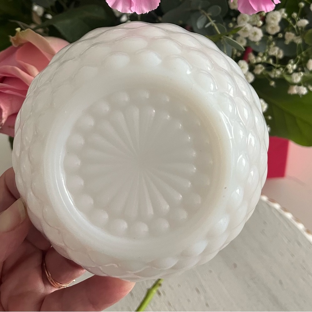 Anchor Hocking White Textured Glass Bowl